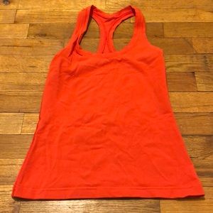 Lululemon tank